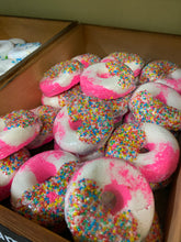 Load image into Gallery viewer, Donut Bathbomb
