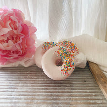 Load image into Gallery viewer, Donut Bathbomb
